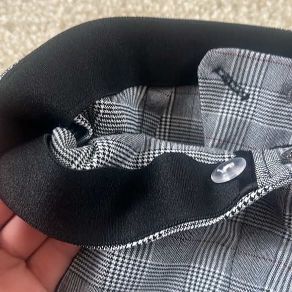 Black/grey/why plaid pants - Picture 6 of 6